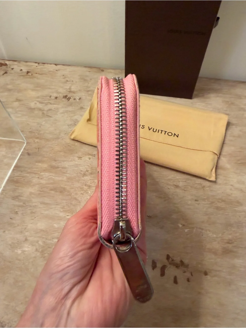 Louis Vuitton Ltd Edition Jungle Dots Vernis zip wallet in Rose Litcchi full set